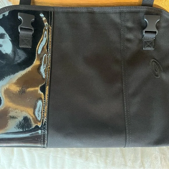 Timbuk2 Black Messenger Bag with Glossy Accents - Picture 5 of 5